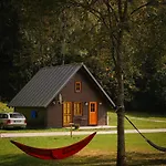Campsite & - Base Camp Medvedin *