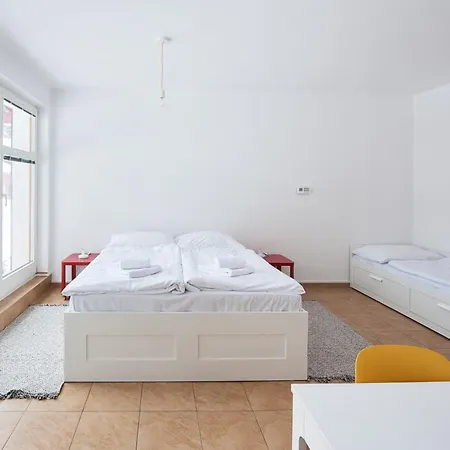 & - Base Camp Medvedin Campingplads Špindlerŭv Mlýn