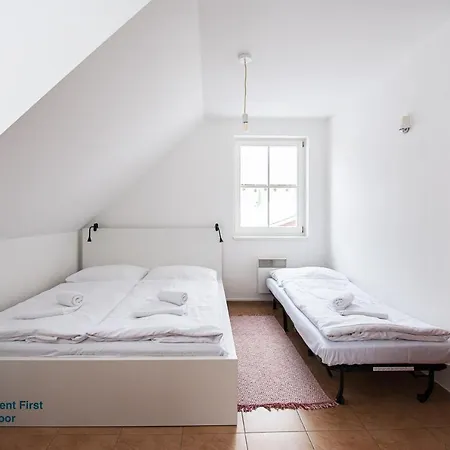 & - Base Camp Medvedin * Špindlerŭv Mlýn