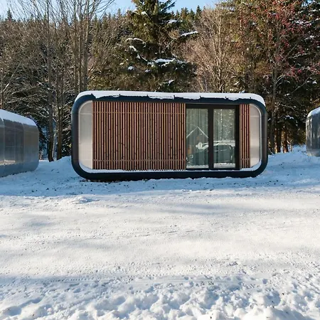 & - Base Camp Medvedin Campingplads