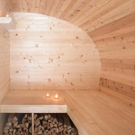 & - Base Camp Medvedin Špindlerŭv Mlýn