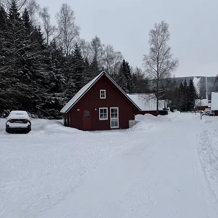 & - Base Camp Medvedin Špindlerŭv Mlýn