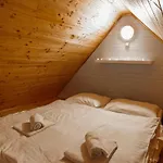 & - Base Camp Medvedin * Шпиндлерув-Млин