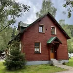 Кемпинг & - Base Camp Medvedin *
