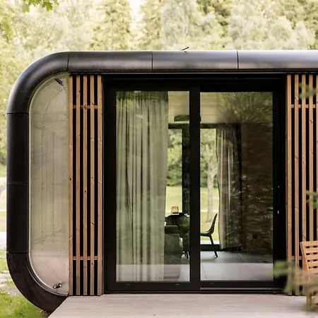 & - Base Camp Medvedin Шпіндлерув-Млин