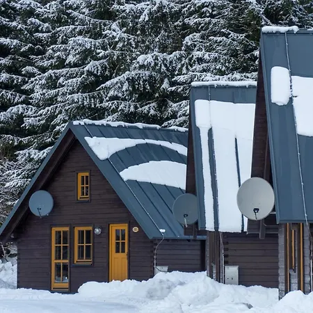 Кемпінг & - Base Camp Medvedin Шпіндлерув-Млин